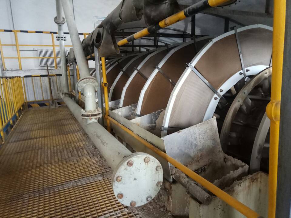 陜西華電楊凌熱電廠 #1、2機(jī)組濾布脫水機(jī)改造